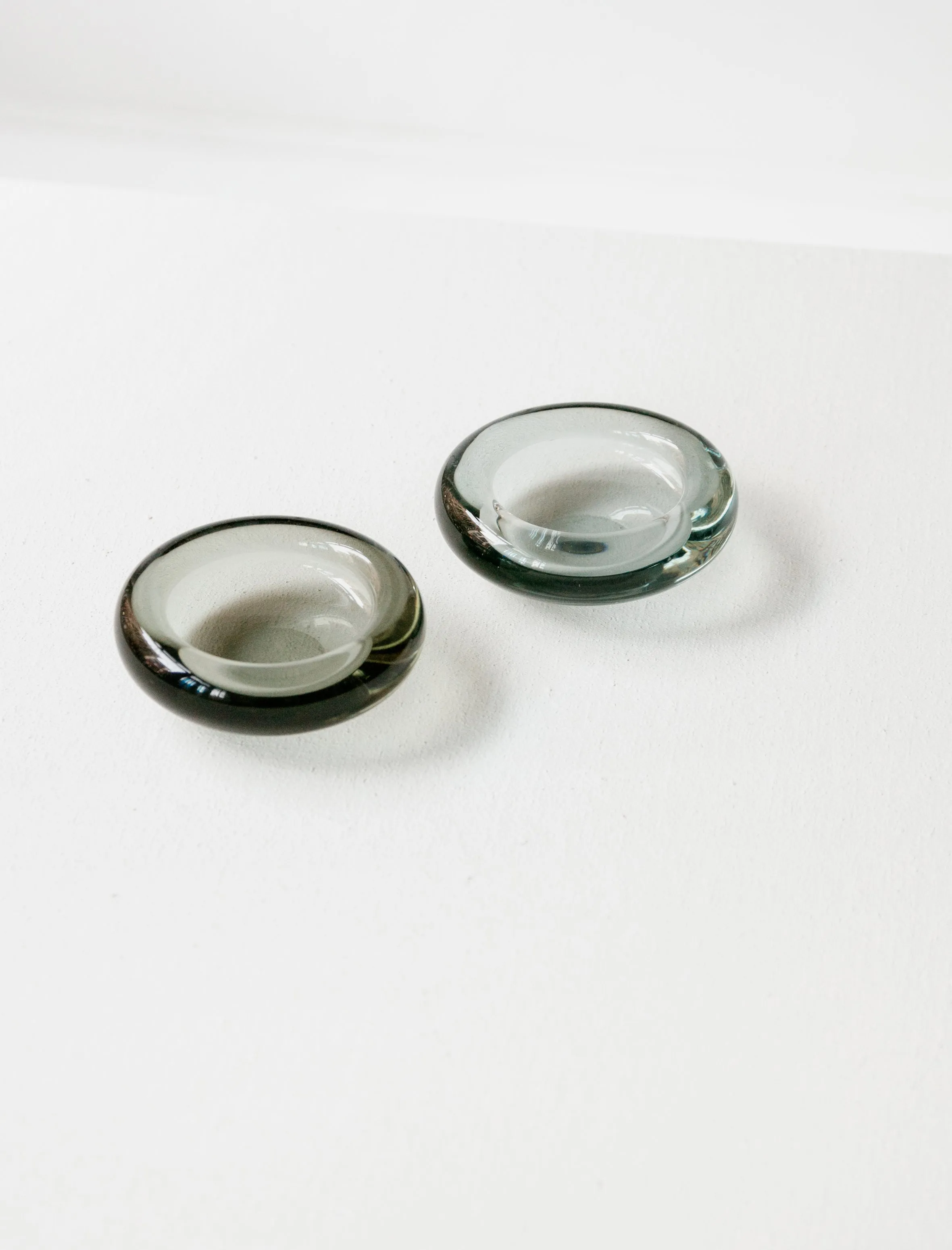 Buoyant Dish Grey Glass
