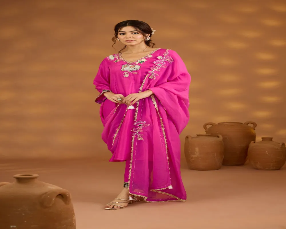 Gulabi Kamal suit set