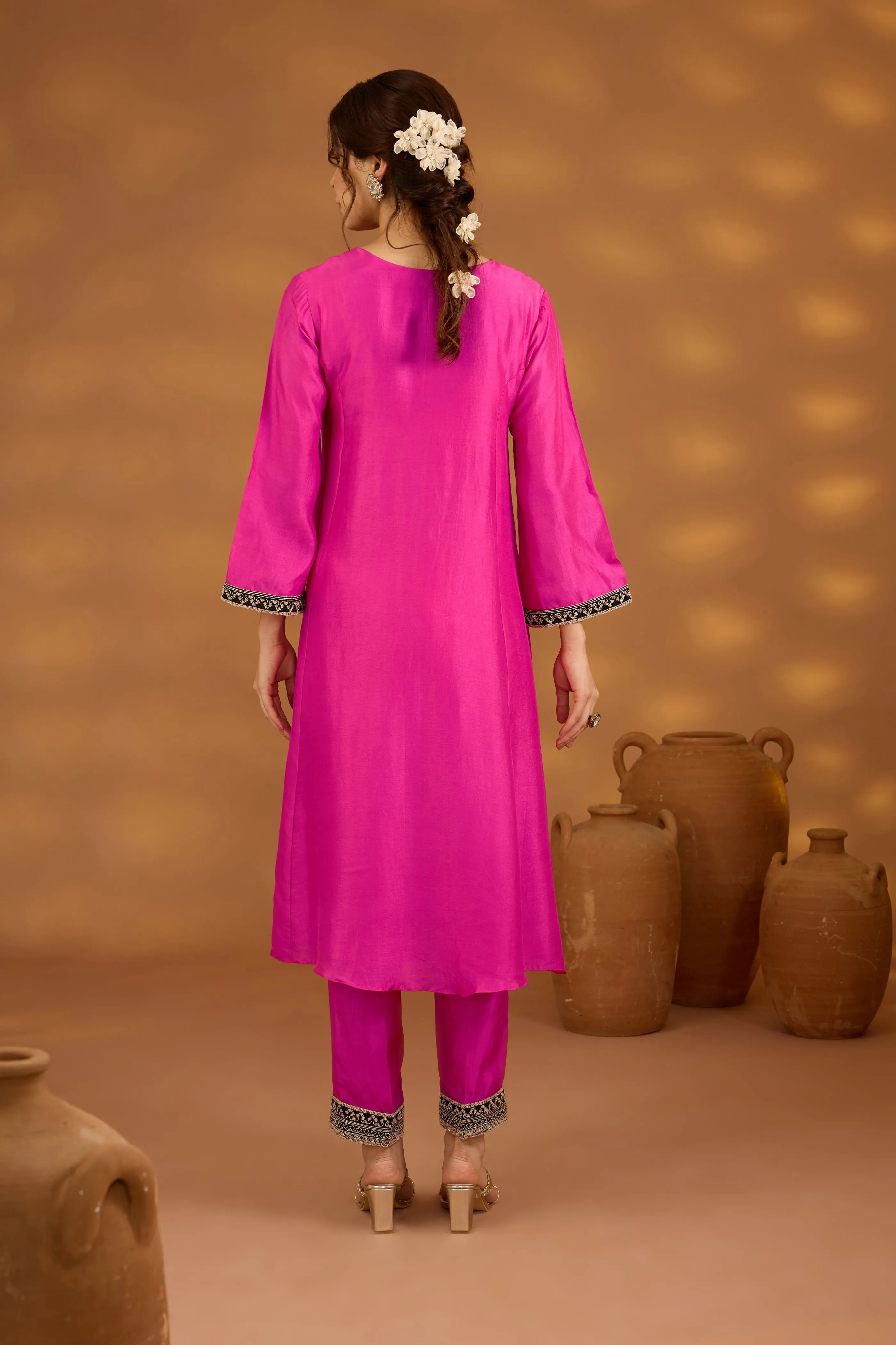 Gulabi Kamal suit set